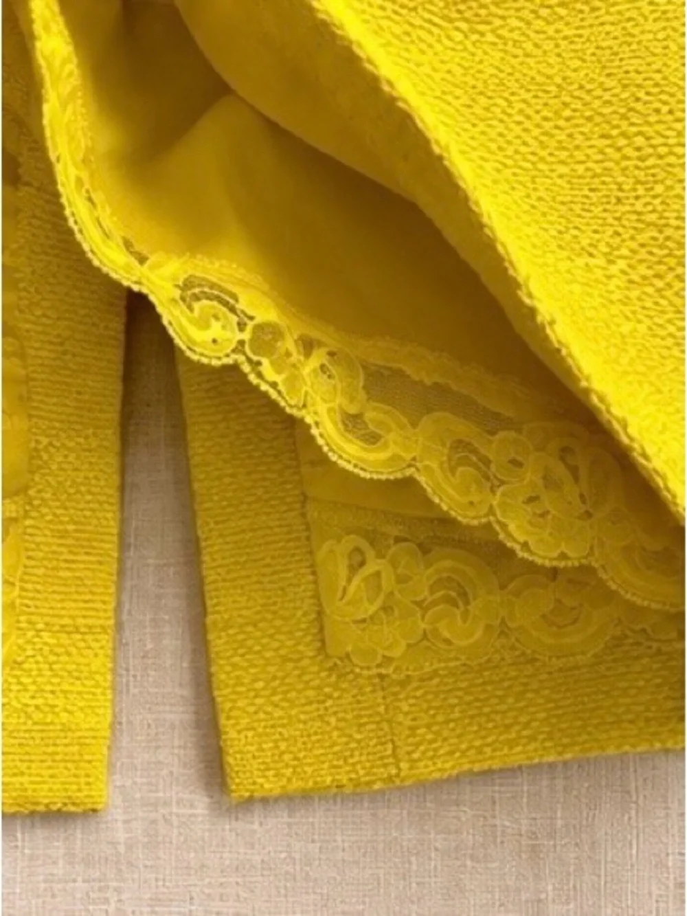 Trina Turk Canary Yellow Textured Pencil Skirt Size 10 NWT